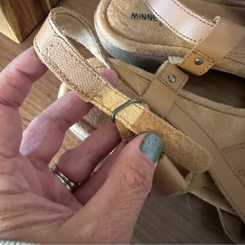 Minnetonka Women's Slingback Sunny Beige Sandals Size 13 - Picture 7 of 9